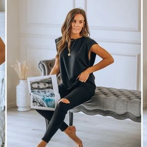 Black cotton blend tee